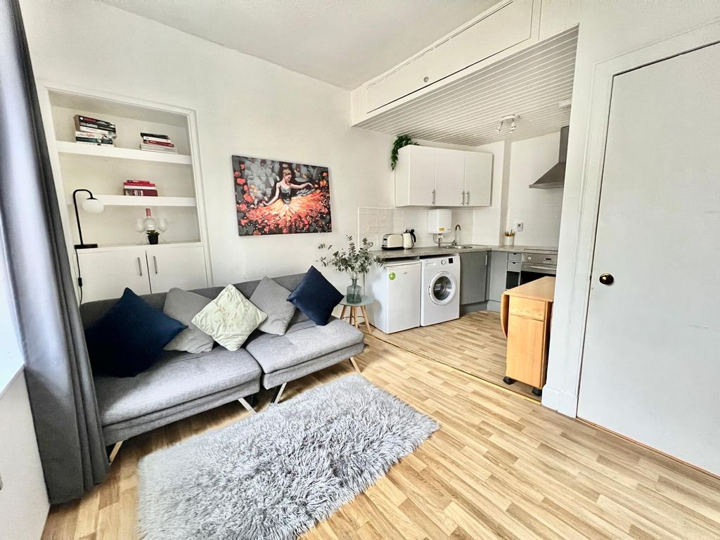 Property photo 2 of 7 Gallery