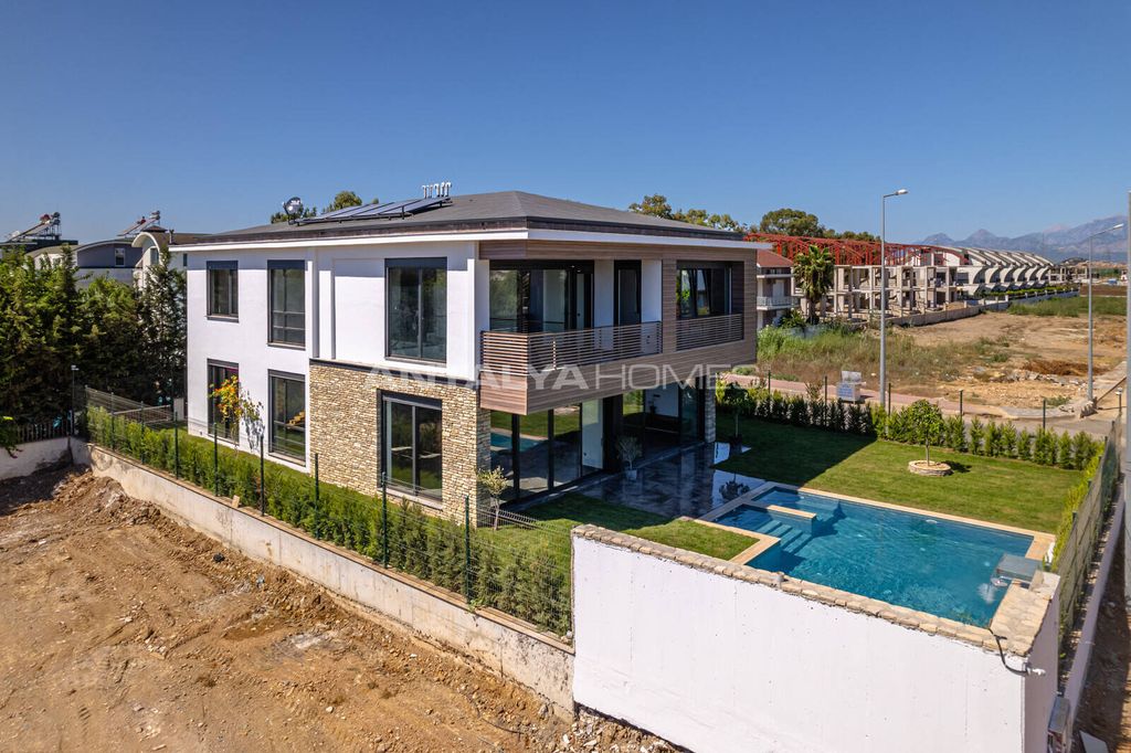 Property photo 2 of 57