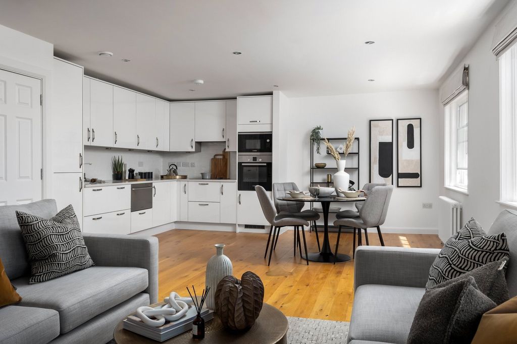 Property photo 1 of 10 Kitche/Living/Dining