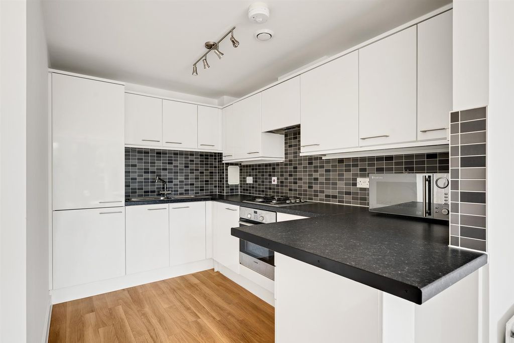 Property photo 3 of 13 Kitchen