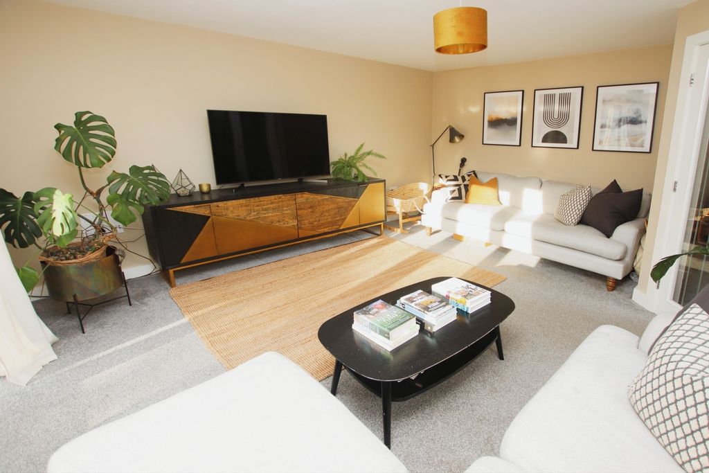 Property photo 3 of 29 5025893