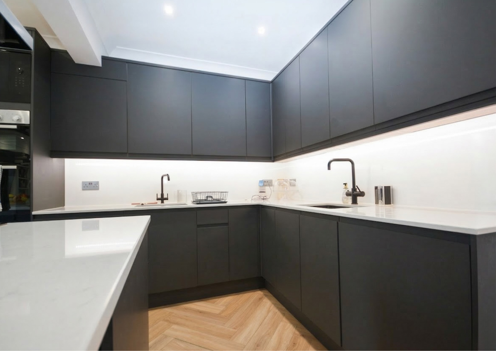 Property photo 2 of 21 Kitchen