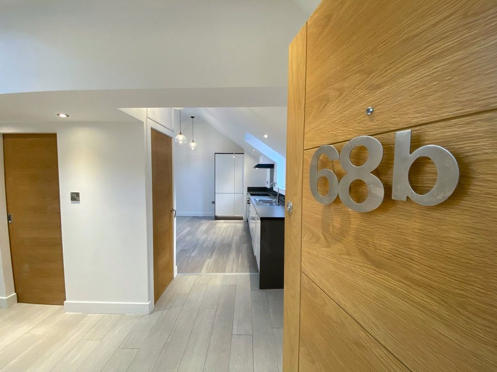 Property photo 1 of 11 Entrance