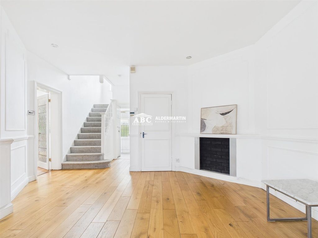 Additional image 7 of 5 bed property for salePenshurst Gardens, Edgware HA8
