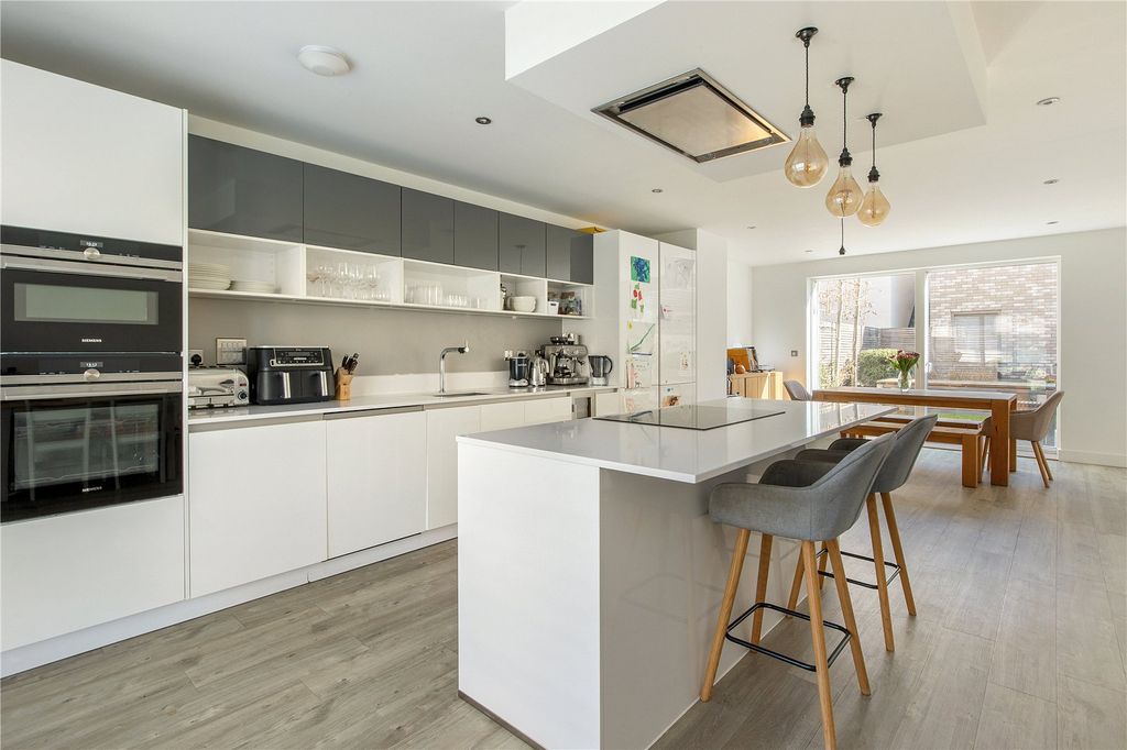 Property photo 2 of 15 Kitchen