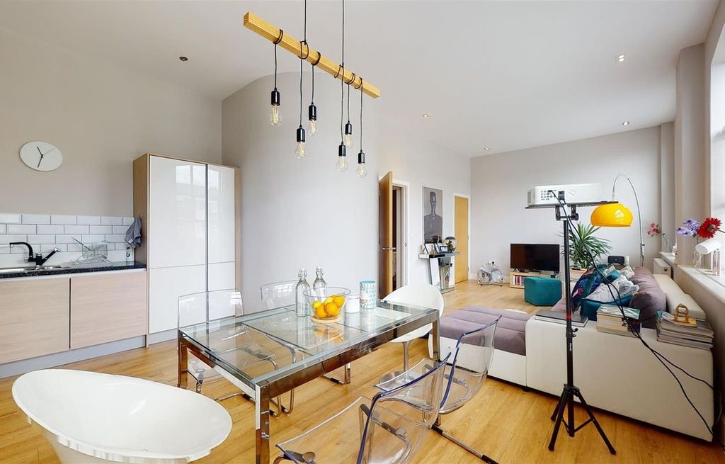 Property photo 3 of 9 Picture 3