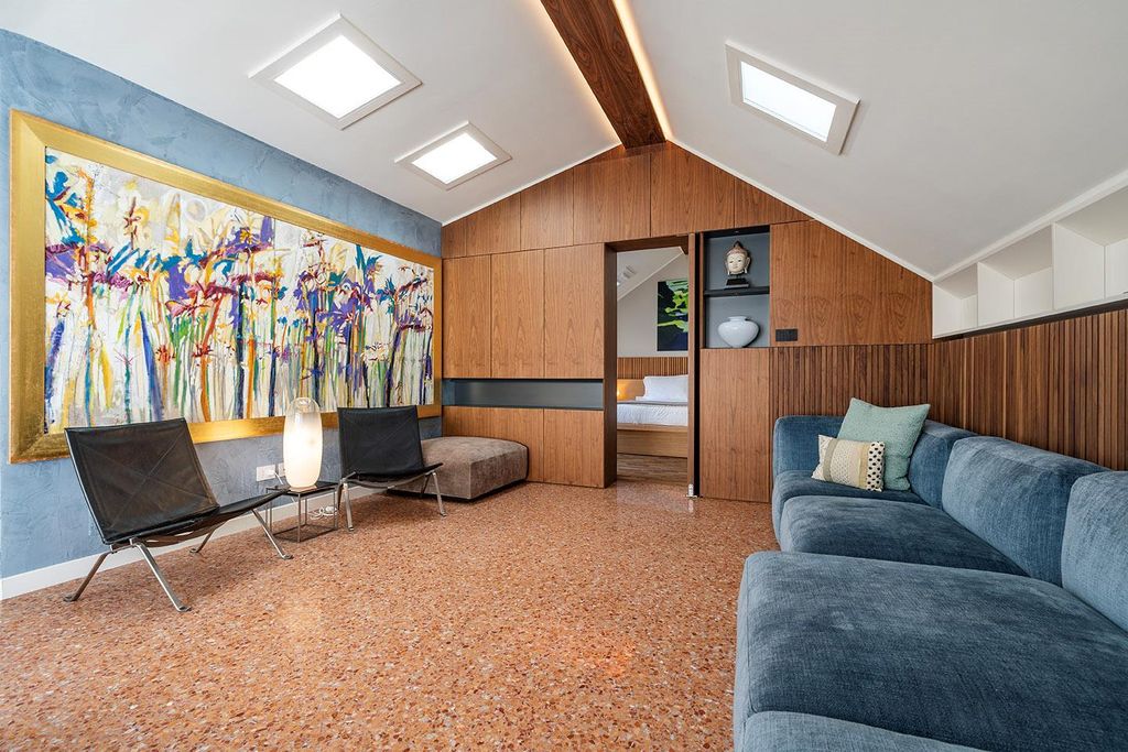 Property photo 2 of 41 Image