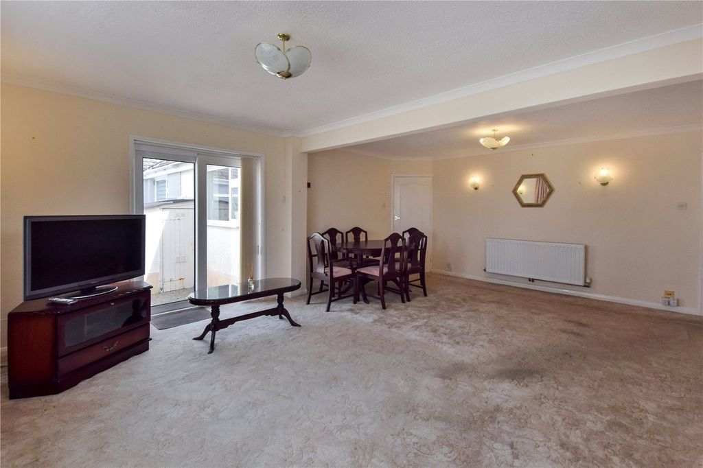 Property photo 2 of 17 Picture No. 08