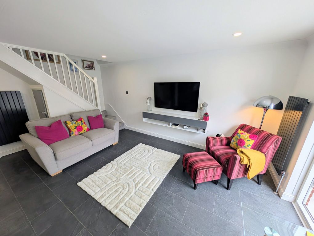 Property photo 2 of 30