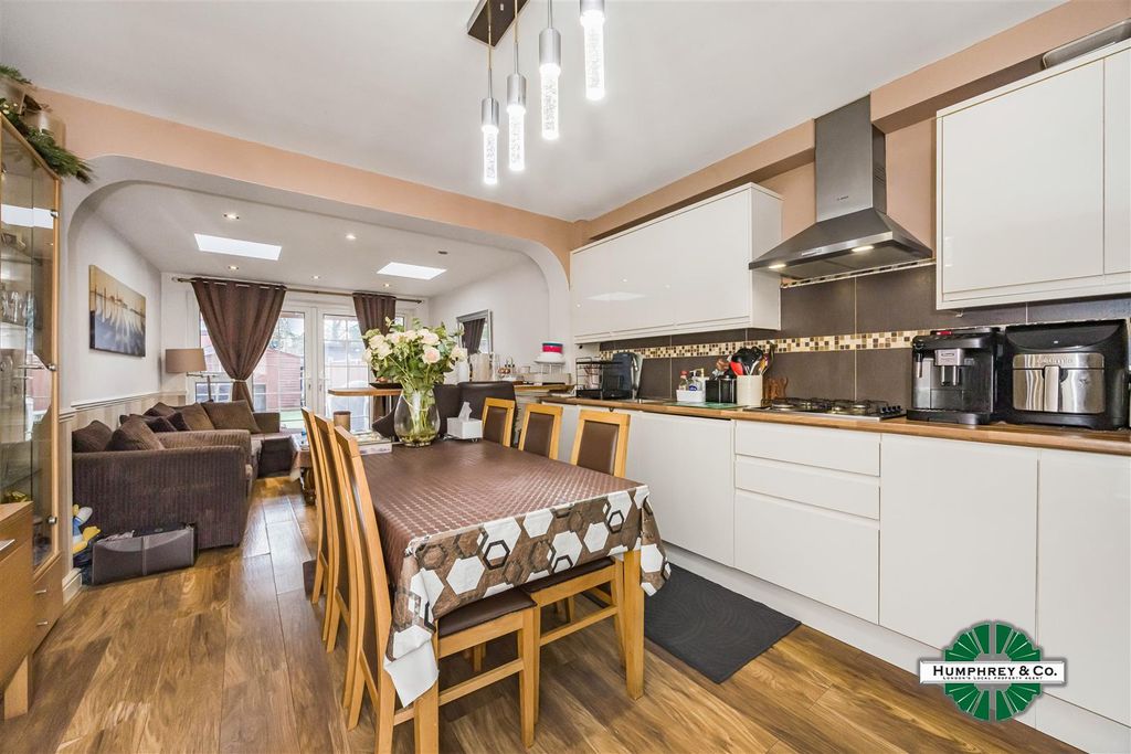 Property photo 3 of 21 61    Durban Road -011.Jpg