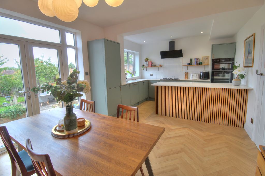 Property photo 3 of 28 Kitchen Diner