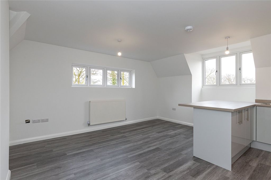 Property photo 2 of 10 Kitchen/Diner/Living