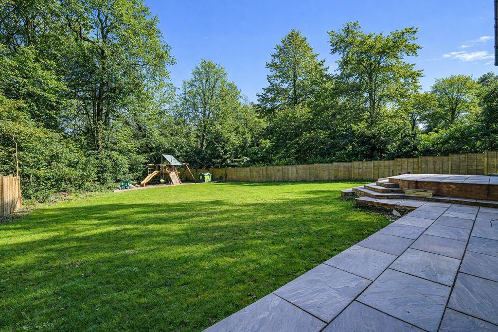 Property photo 2 of 41 5F591931-41F5-477E-Bf5A-Fc7Bddc2872B.Png