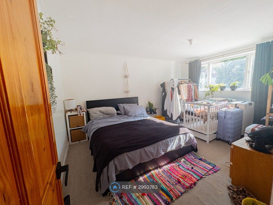 Property photo 2 of 8 Bedroom 1