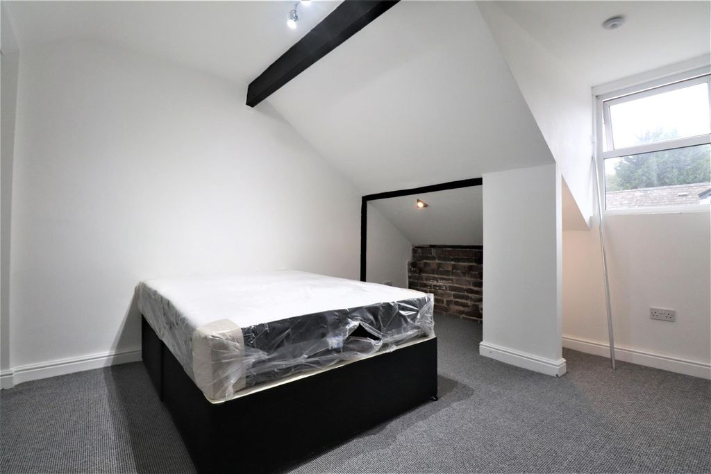Property photo 2 of 16 Top Floor Bedroom