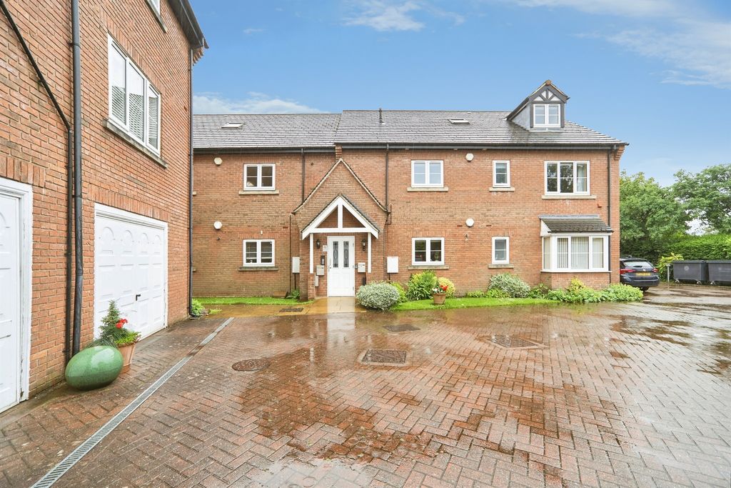 Property photo 2 of 19