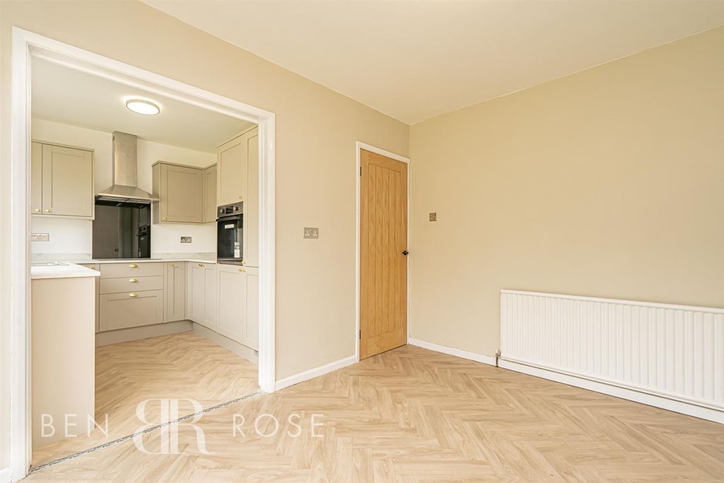 Property photo 2 of 22 Dining Room
