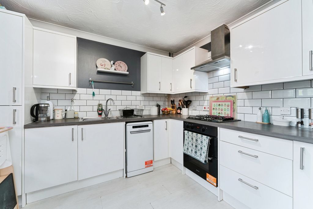 Property photo 2 of 25 Pbox-Img.Jpg