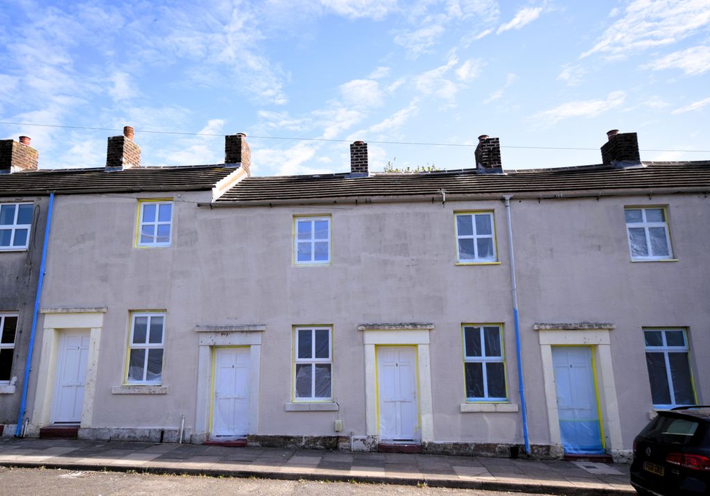 Property photo 1 of 8 One Bed Terraced House In Etterby