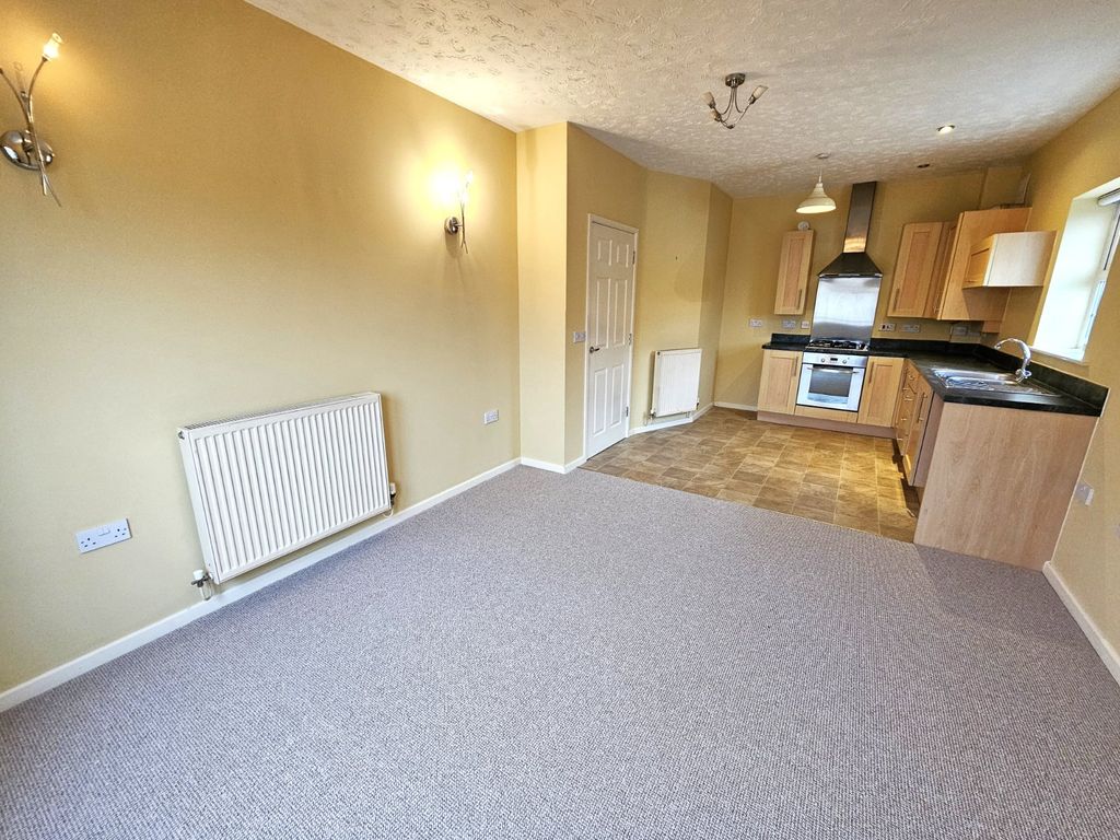 Property photo 2 of 8 Picture No. 15