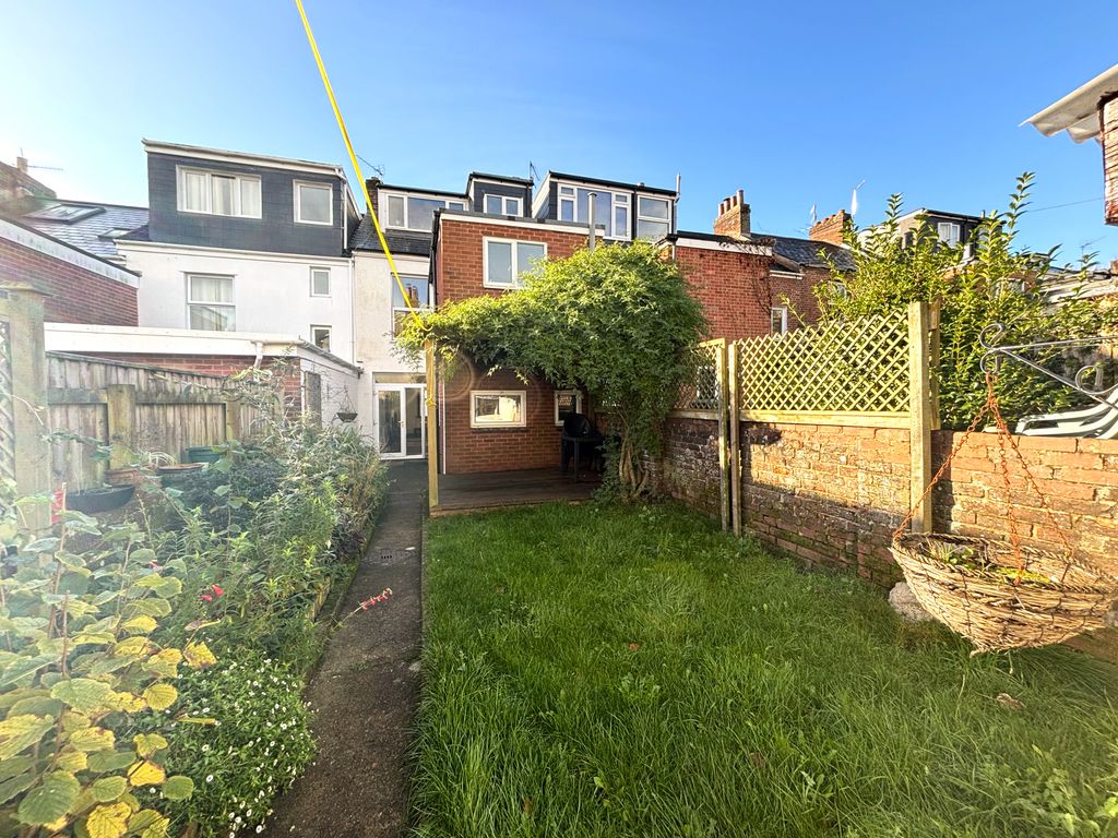 Property photo 2 of 21 Garden