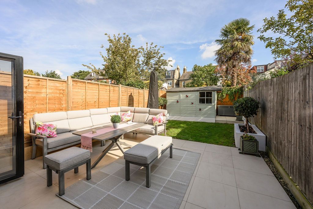 Property photo 3 of 28