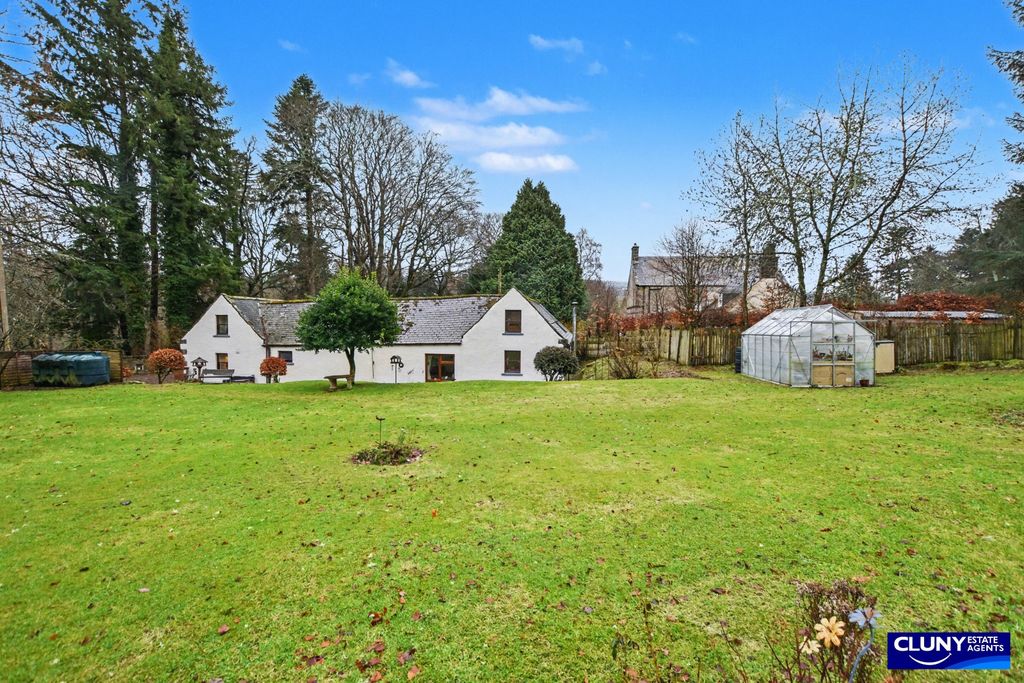 Property photo 2 of 32