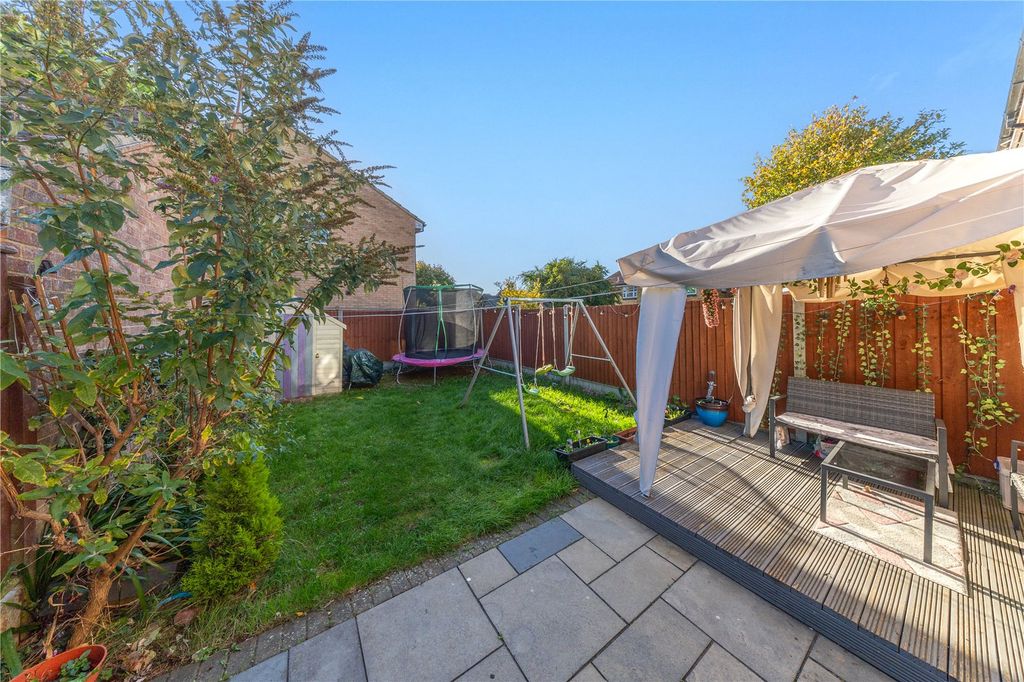 Property photo 2 of 18 Picture No. 24