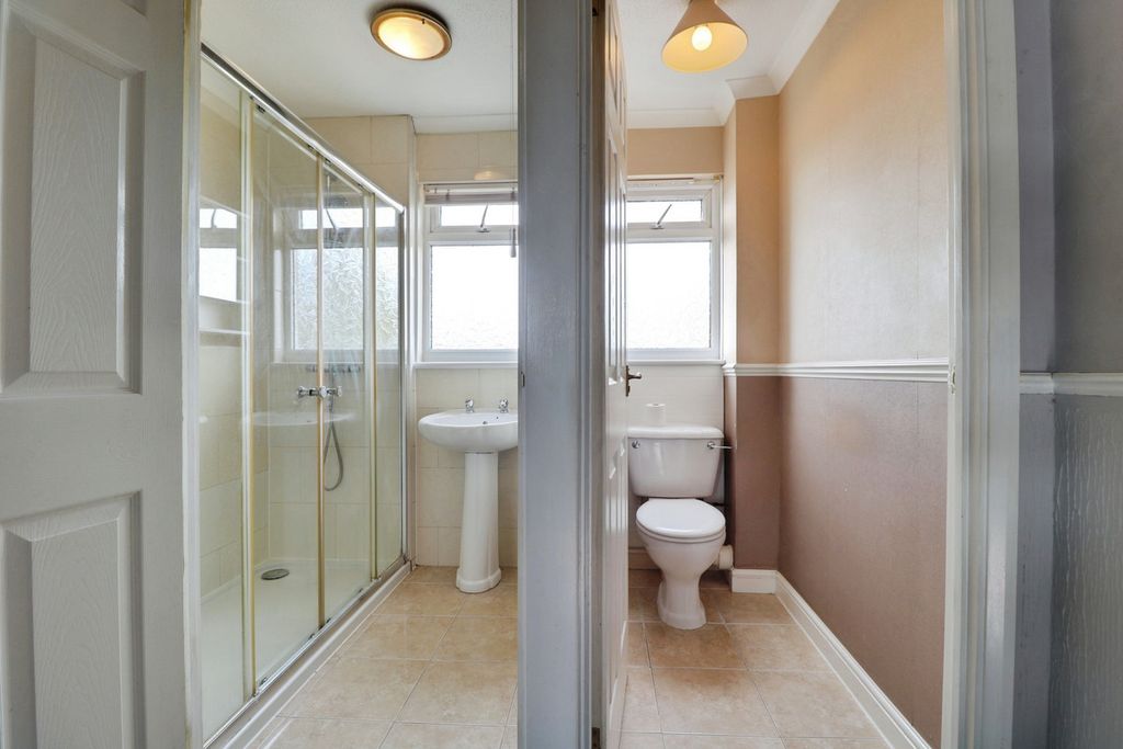 Property photo 3 of 28