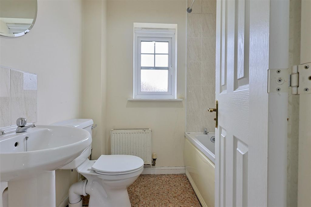 Property photo 3 of 17 12542CC6-1DC3-4C78-Bbfa-748Ced1F1C91_1_201_A.Jpeg