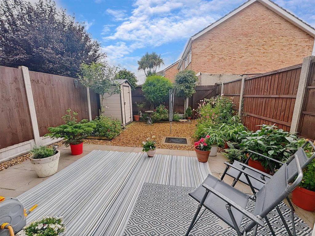 Property photo 2 of 23
