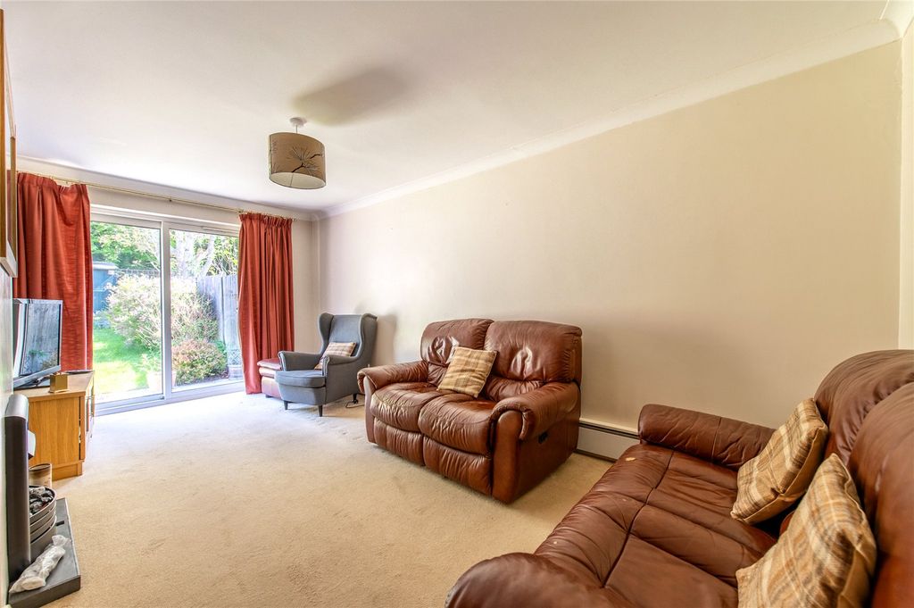 Property photo 2 of 23 Picture No. 15