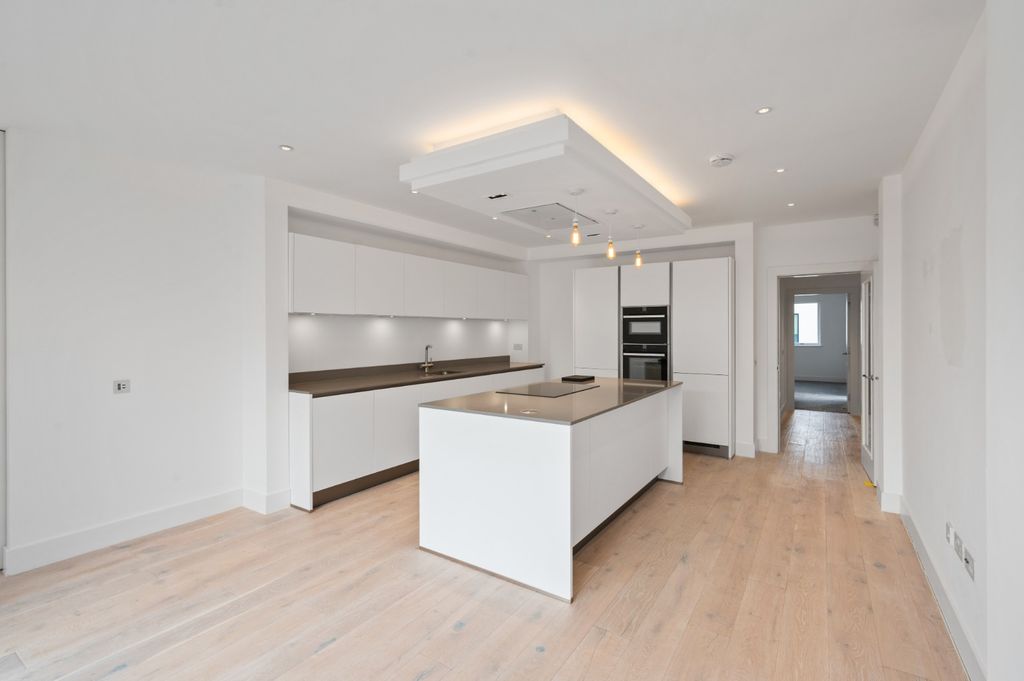 Property photo 2 of 53