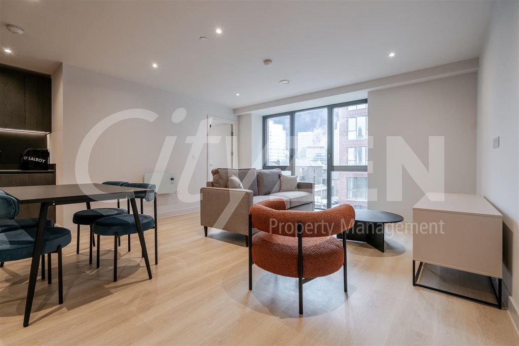 Property photo 1 of 20 Reception