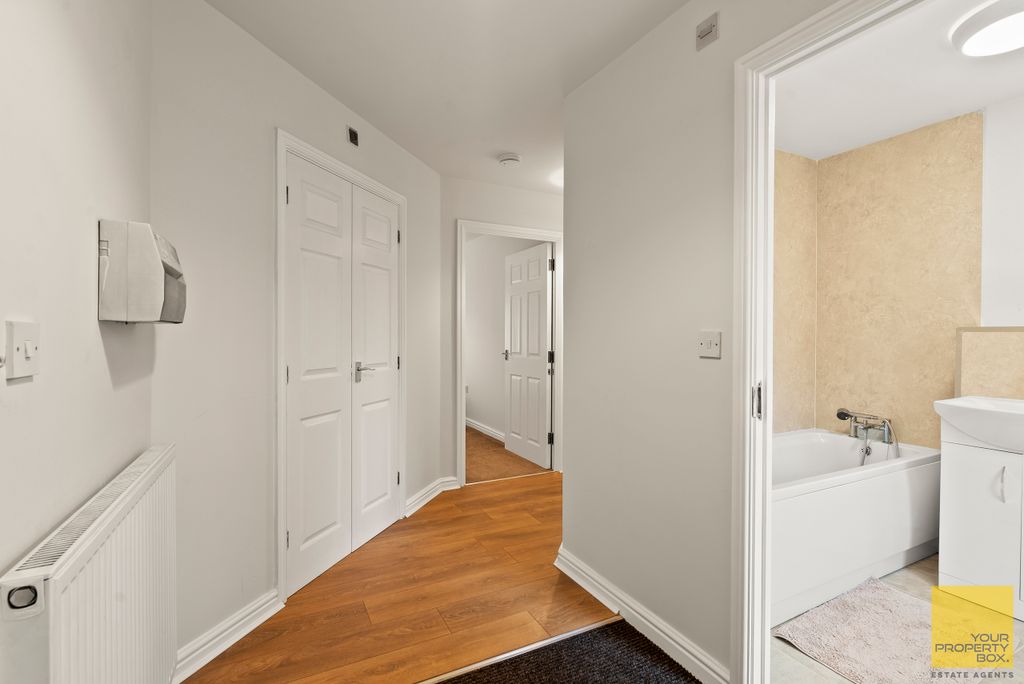 Property photo 3 of 13 Flat 2-14.Jpg