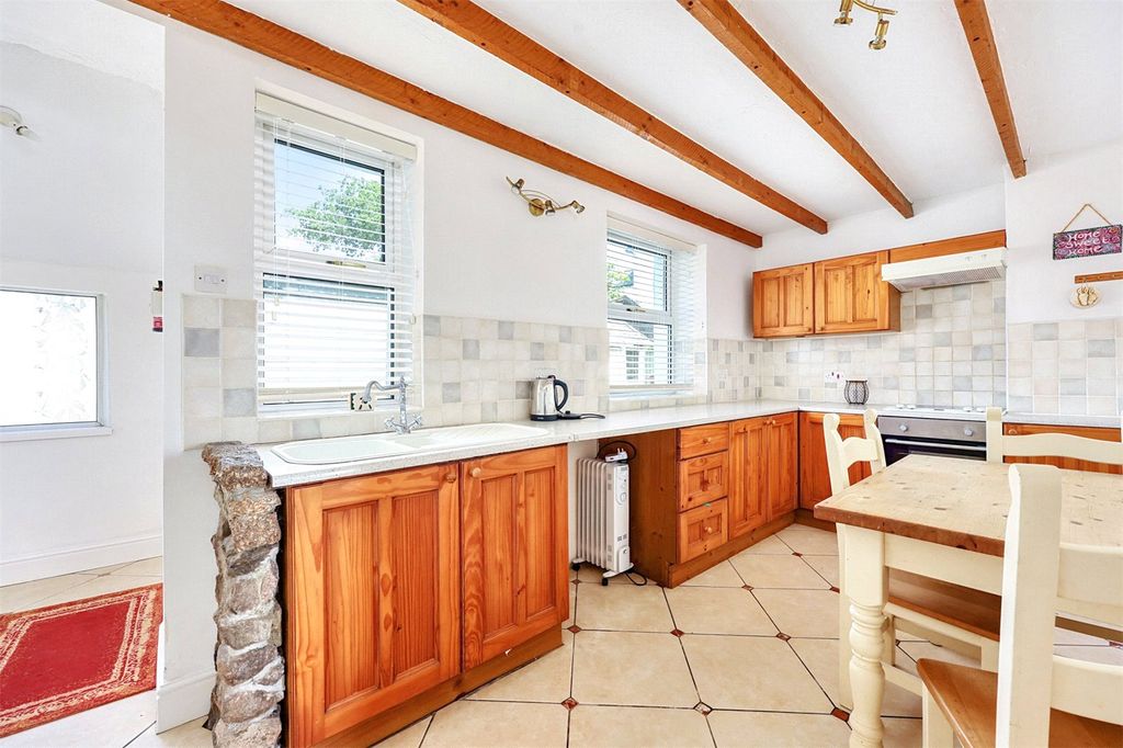 Property photo 3 of 24 Picture No. 12