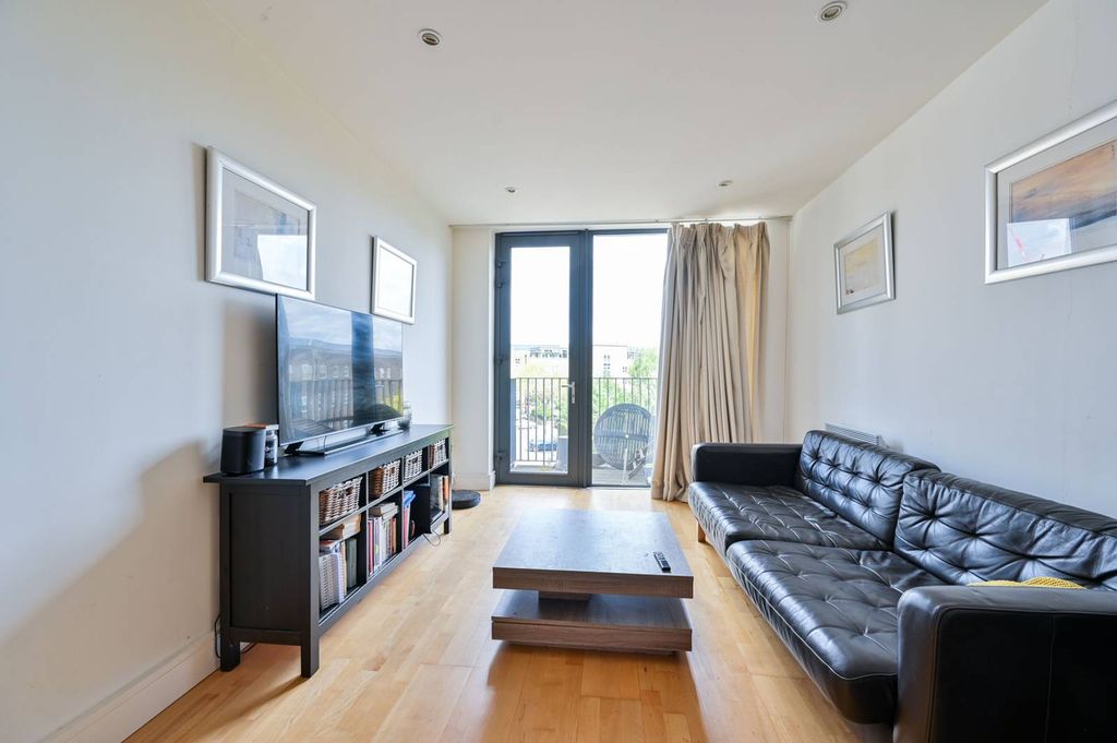 Property photo 1 of 9