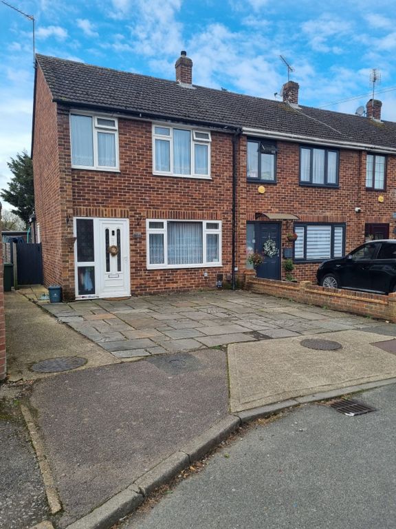 Property photo 1 of 16 Three Bed Room End Terrace House For Sale