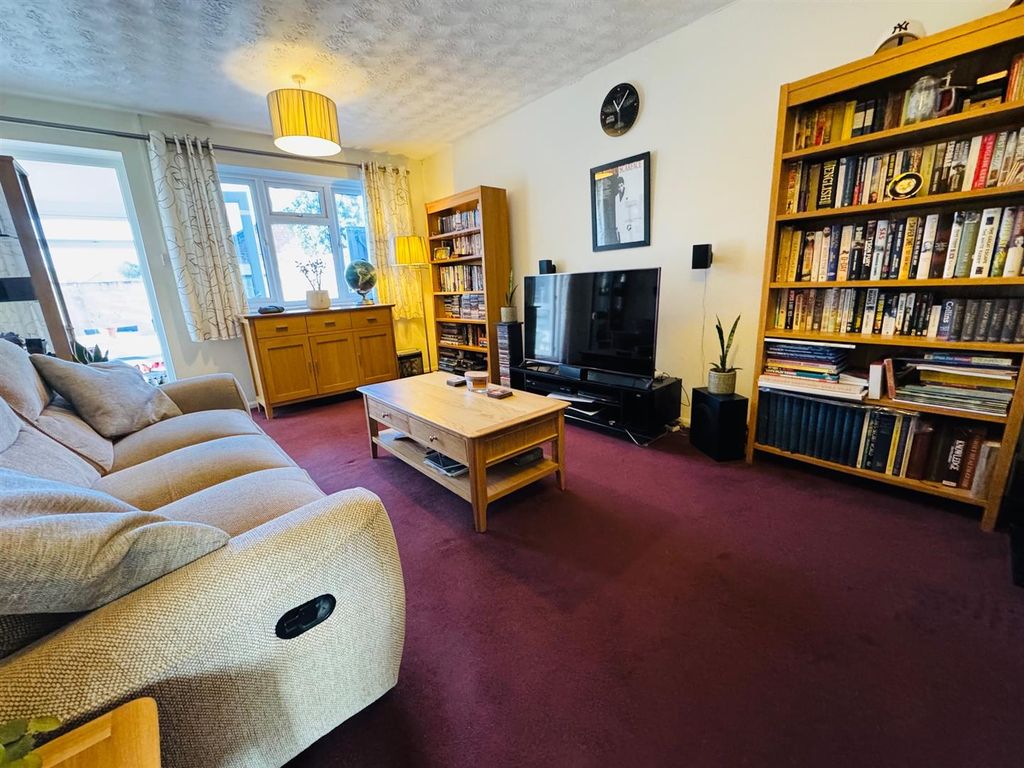 Property photo 2 of 13 Img_9057.Jpg