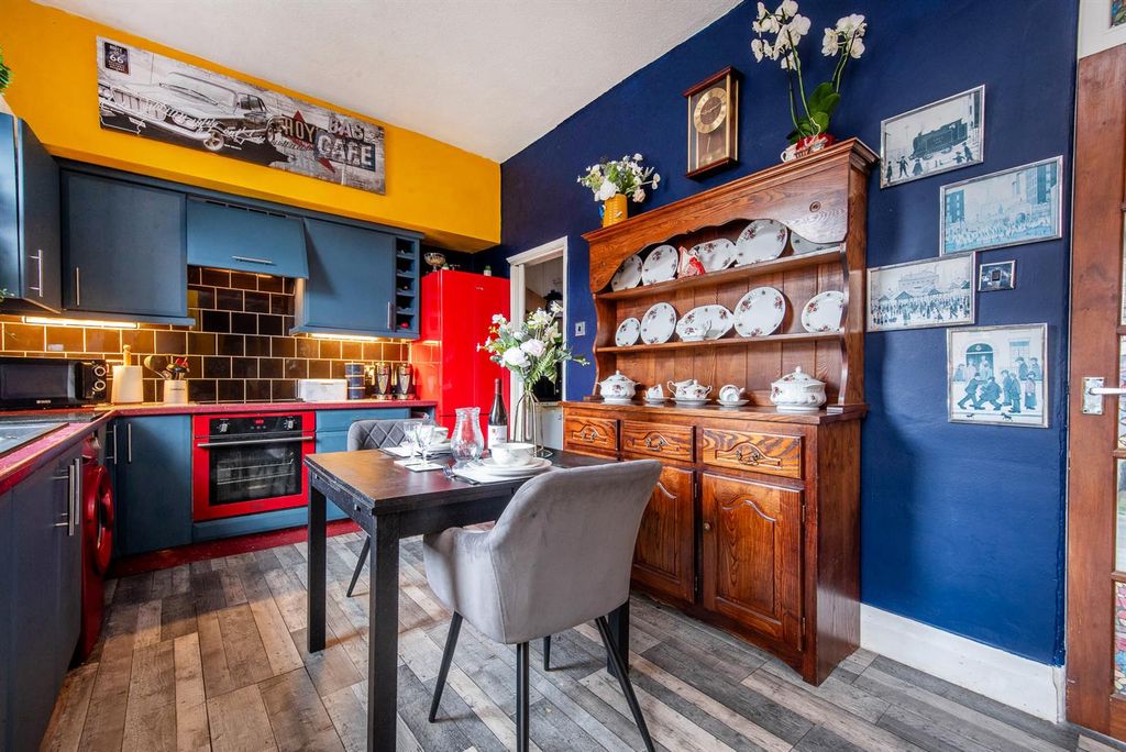 Property photo 3 of 19 Kitchen/Diner