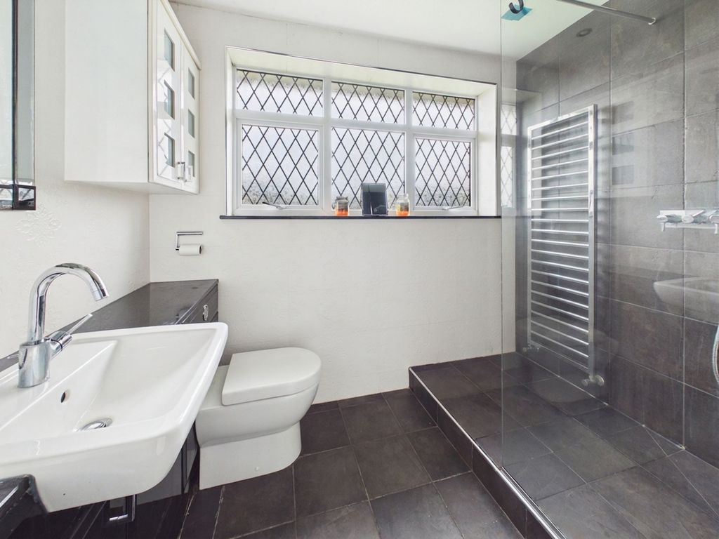 Property photo 3 of 19 Shower Room