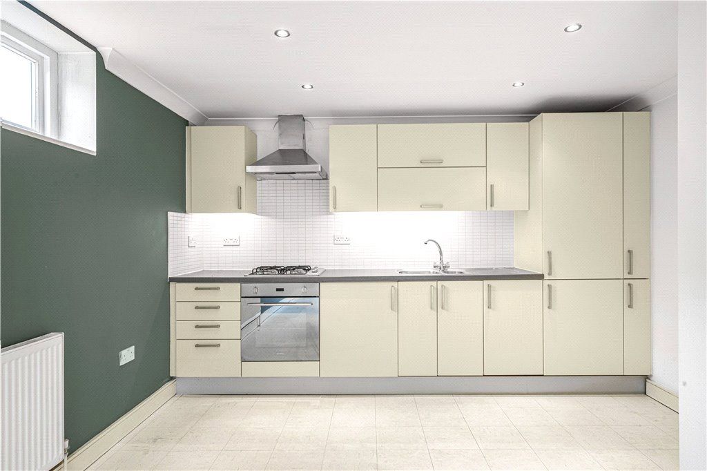 Property photo 3 of 8 Kitchen