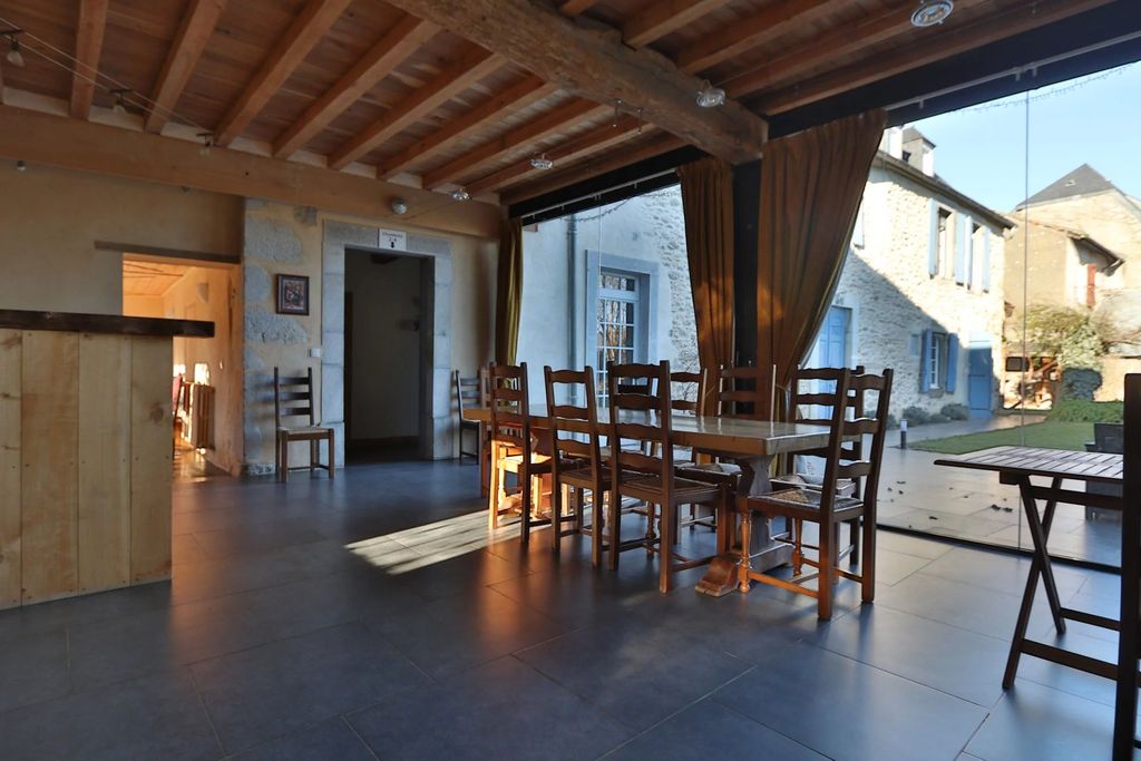 Property photo 3 of 48