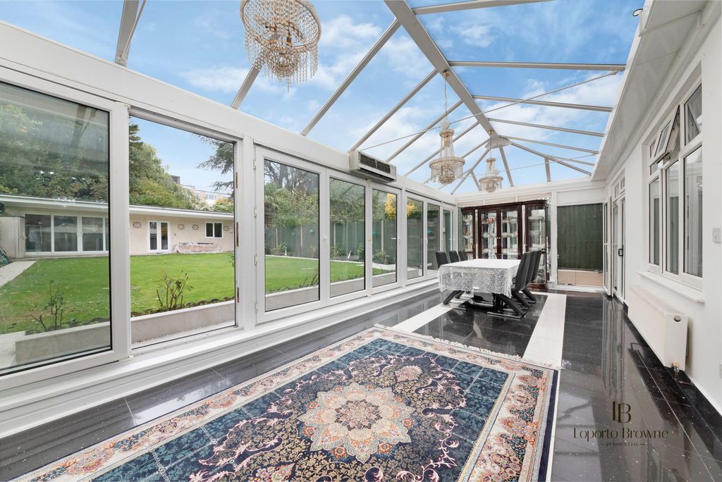 Property photo 3 of 46