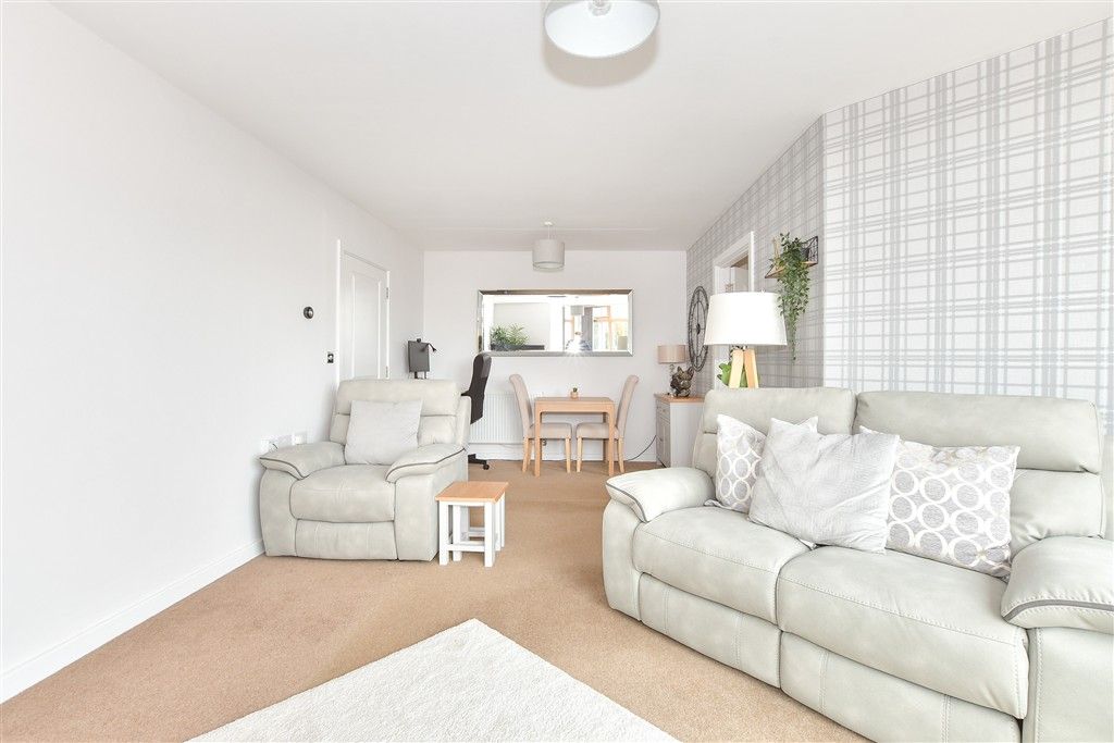 Property photo 3 of 10 Living/ Dining Room