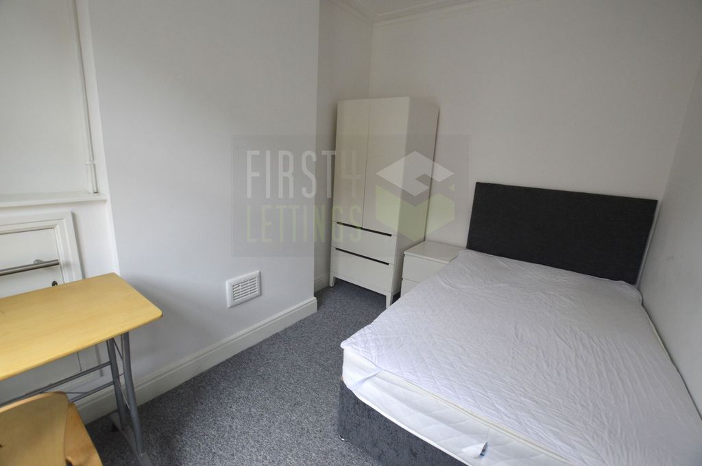 Property photo 3 of 8 Photo 3