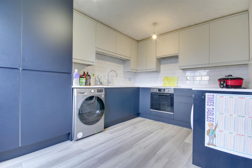 Property photo 3 of 9 Img_2028-Img_2030.Jpg