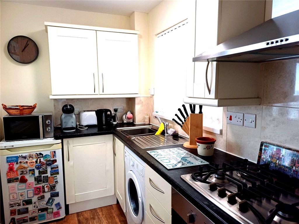 Property photo 3 of 7 Picture No. 14