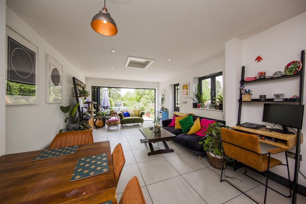 Property photo 2 of 33 Open Plan Living
