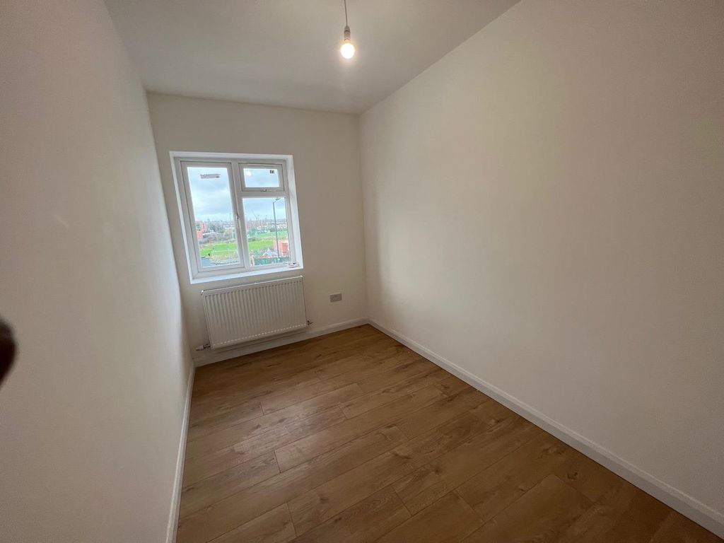 Property photo 3 of 5 Tempimage4C2F92.Jpg
